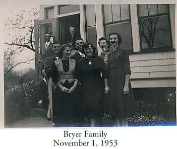 bryer_family_back_porch_1953.jpg (244833 bytes)